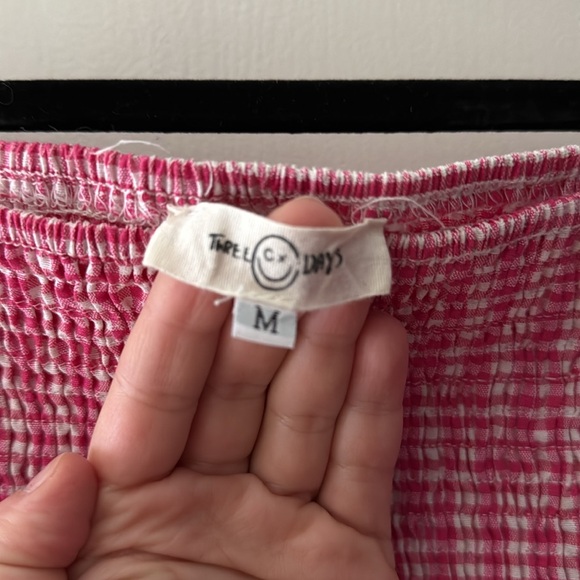 Off the shoulder pink gingham blouse with dramatic sleeves - Picture 3 of 5